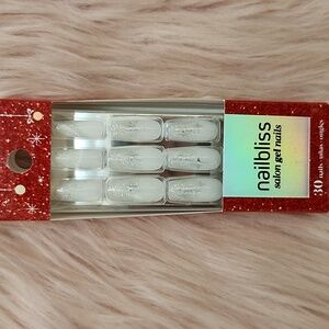 Brand New NAILBLISS SALON GEL NAILS-L